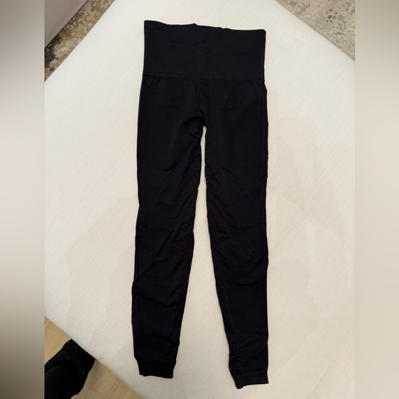 Spanx Seamless leggings black size small - Picture 4 of 8